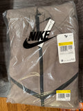 Nike Tech Set